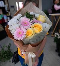 Букет цветов из:  Герберы, Розы и Хризантемы в Машково
