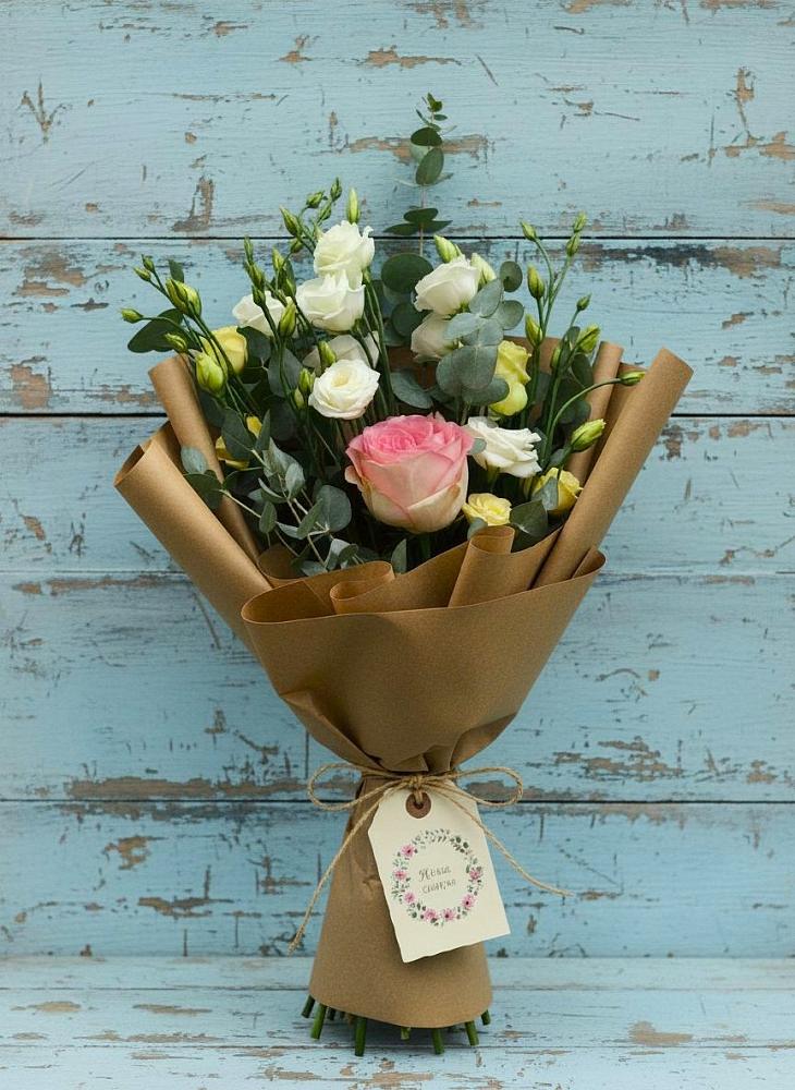 Букет цветов из: Розы и Лизиантусы в Машково