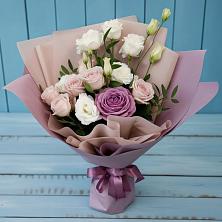 Букет цветов из:  Розы и Лизиантусы в Машково