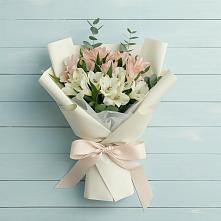 Букет цветов из:  Альстромерии в Машково