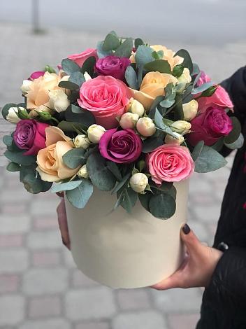 Цветочная композиция из Розы в шляпной коробке в Машково