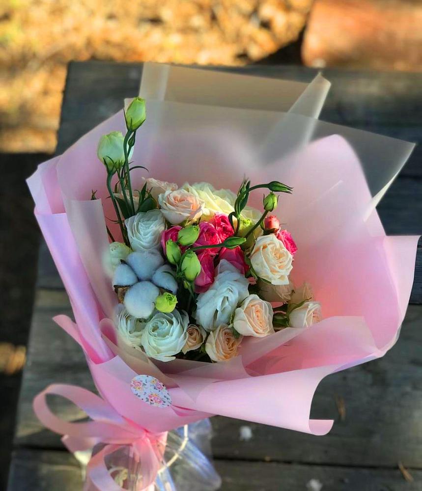 Букет цветов из: Розы и Лизиантусы в Машково