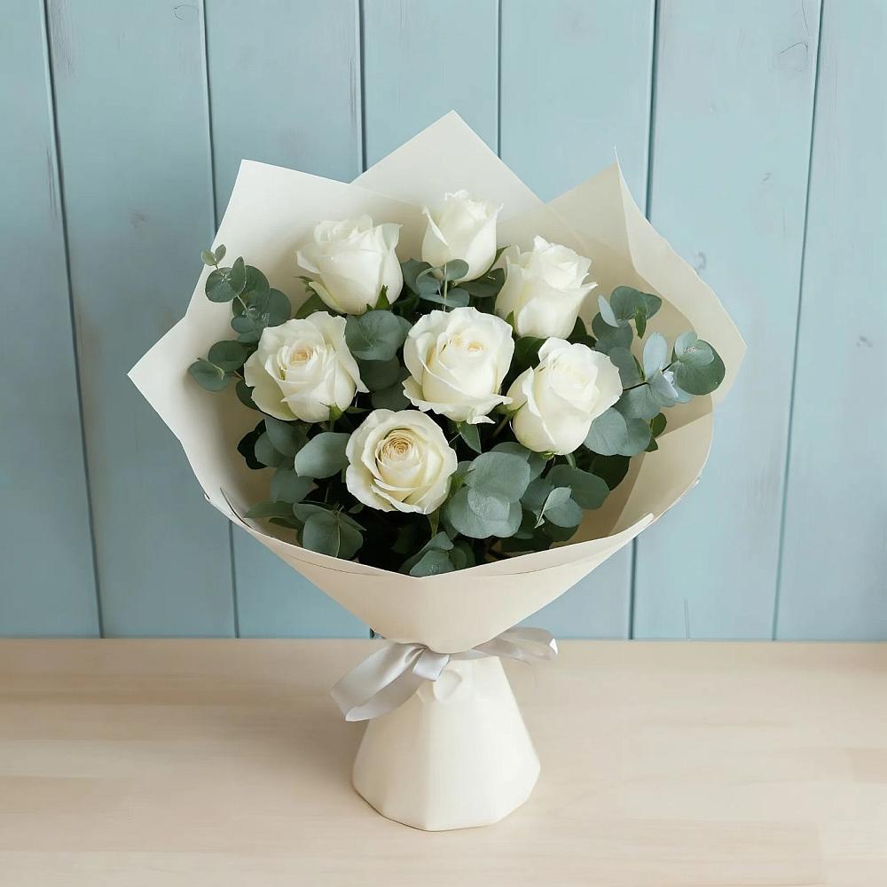 Букет Белые розы в Эвкалипте в Машково