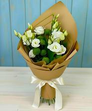 Букет цветов из:  Хризантемы и Лизиантусы в Машково