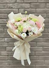 Букет цветов из:  Гвоздики, Розы, Лизиантусы и Хризантемы в Машково