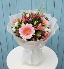Букет цветов из:  Герберы, Альстромерии и Лизиантусы #REPLACE_PRED# Машково