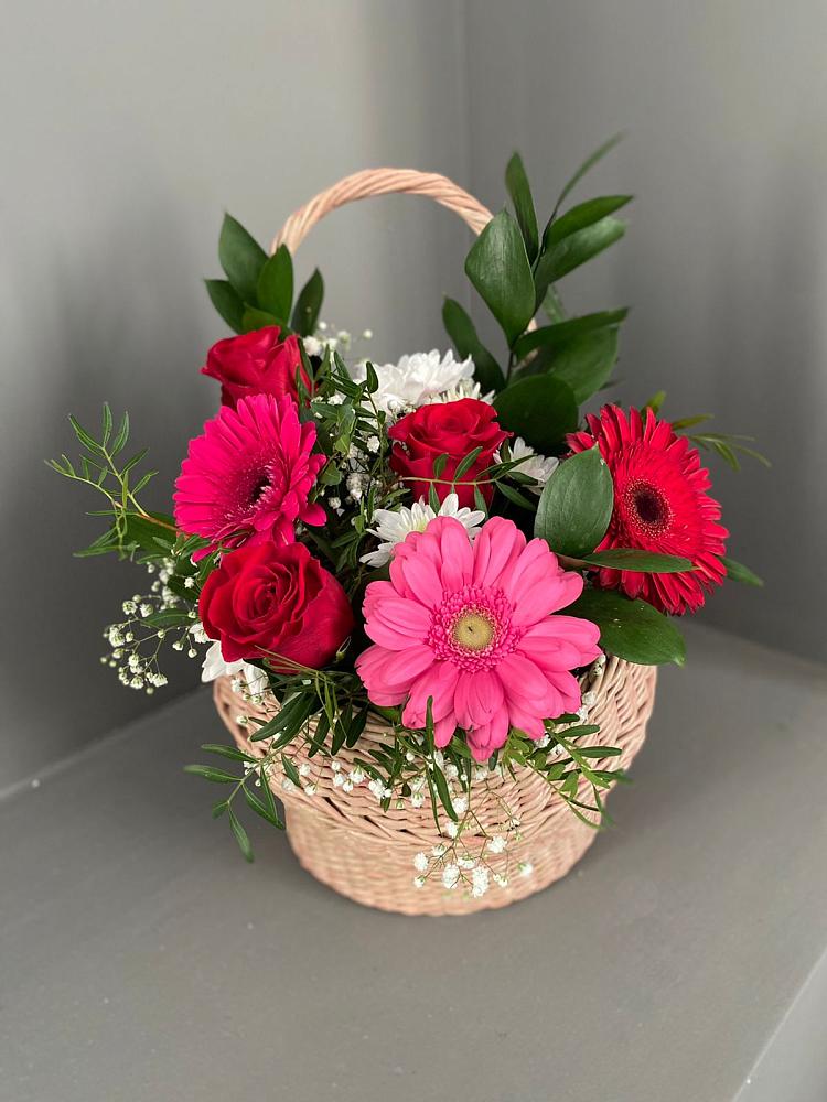 Цветочная композиция из Розы, Хризантемы и Герберы в корзине в Машково