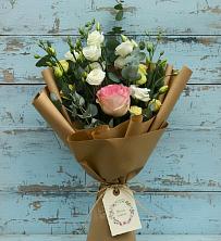 Букет цветов из:  Розы и Лизиантусы в Машково