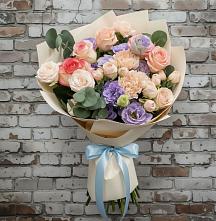 Букет цветов из:  Розы, Лизиантусы и Гвоздики в Машково