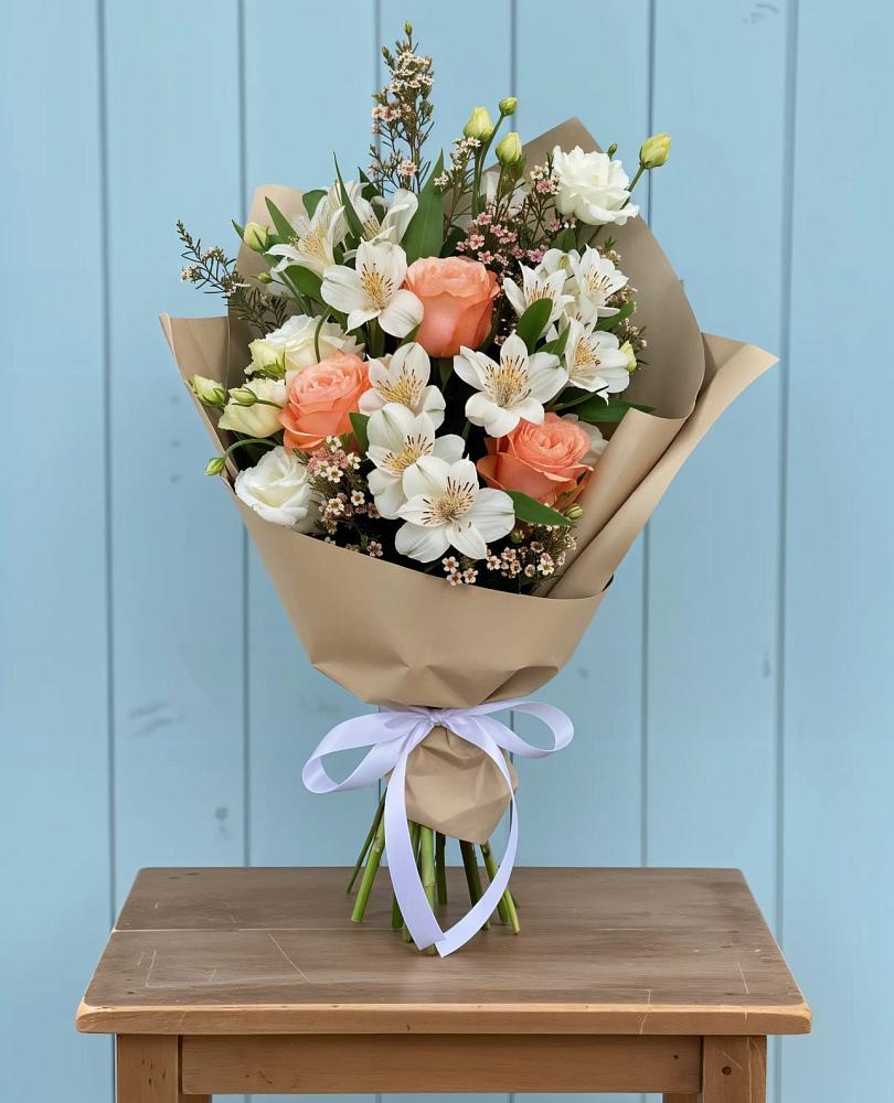 Букет цветов из: Альстромерии, Лизиантусы, Розы и Хризантемы в Машково