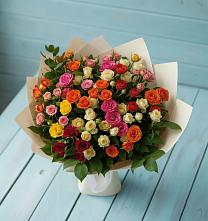 Букет Микс из разноцветных кустовых роз в Машково